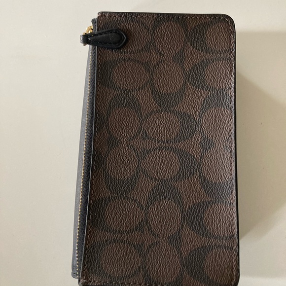 COACH FOLDOVER SIGNATURE COLORBLOCK WRISTLET - Picture 9 of 13